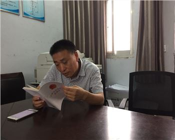 萬通公司組織觀看反腐倡廉宣傳教育片 《代價》及學(xué)習(xí)《監(jiān)察法》